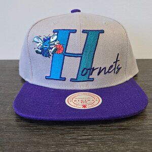 Mitchell & Ness Charlotte Hornets HWC Gray Snapback Hat